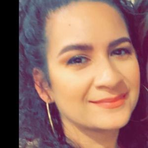 Meet your Posher, Paola